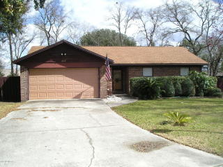 8453 Colfax Ct, Jacksonville, FL 32244-5938