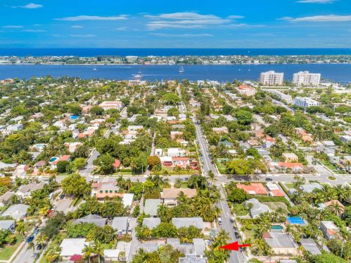 517 29th St, West Palm Beach, FL 33407-5115