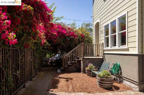 1790 Goss St, Oakland CA 94607-1165 exterior