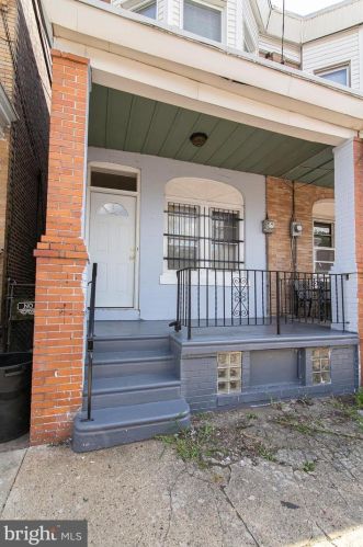 1256 Thurman St, Camden, NJ 08104-3518