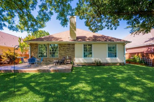 833 Pinnacle Cir, Lewisville TX 75077-2537 exterior