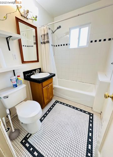 6120 Panama Ave, Richmond CA  94804-5524 exterior