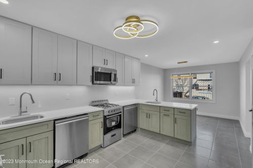 23 Kletsk Hl Rd, Lakewood NJ  08701-2971 exterior