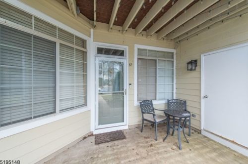 61 Wescott Rd, Bedminster, NJ 07921-2004
