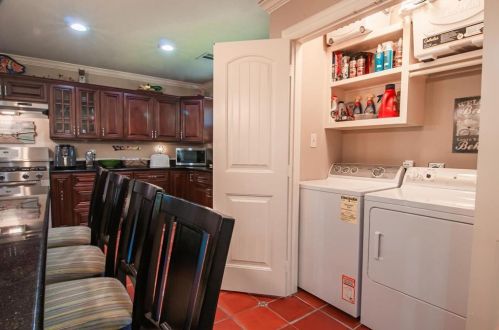 1708 Byu Shr Dr, Galveston TX 77551-4333 exterior