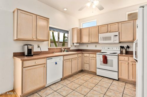 22031 Las Brizas Ln, Sun City AZ 85375-2827 exterior