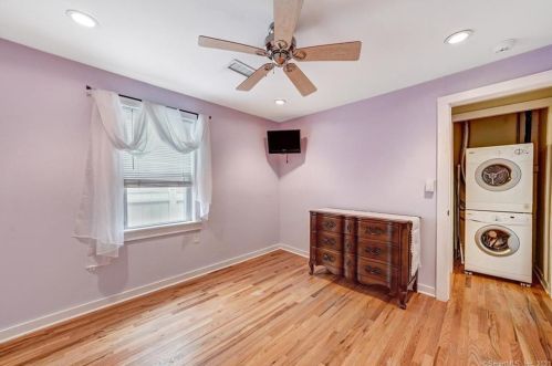 12 Sperry St, Milford CT  06460-7938 exterior