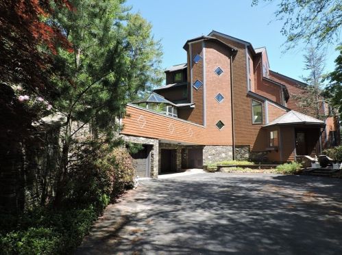 11 Bay View Rd, Webster, MA 01570-3630