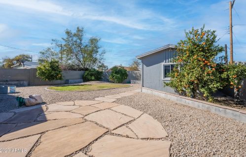 8142 11th Pl, Phoenix AZ  85020-3716 exterior