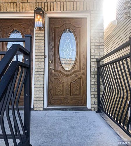416 Cliff St, Fairview NJ  07022-1212 exterior