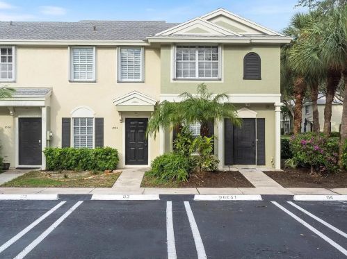 1004 Kokomo Key Ln, Delray Beach, FL 33483-6033