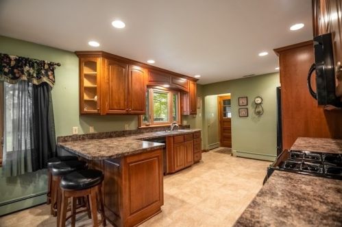 1049 Wilhelm Rd, Hermitage PA  16148-3746 exterior