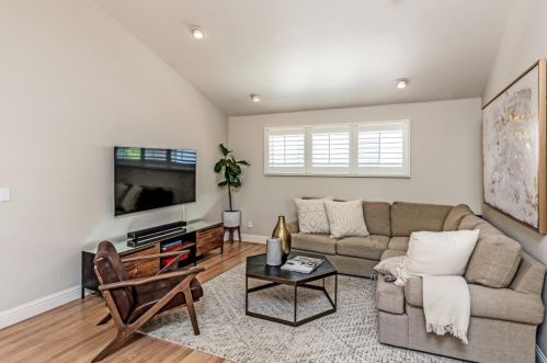 542 Quartz St, Redwood City CA  94062-2228 exterior