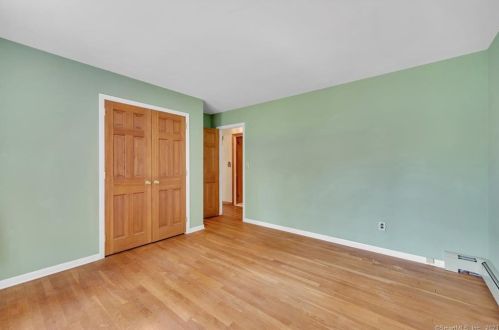 61 Cow Path Dr, Stamford CT  06902-1016 exterior