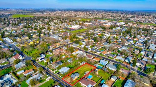 9665 Kent St, Elk Grove CA  95624-2432 exterior