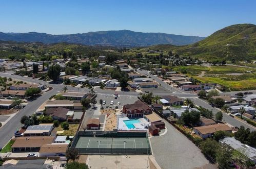 33347 Harvest Way, Wildomar CA 92595-9118 exterior