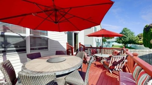 326 Angle Ave, Manville NJ  08835-2318 exterior