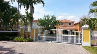 1425 Trafalgar Cir, Hollywood, FL 33020-2527