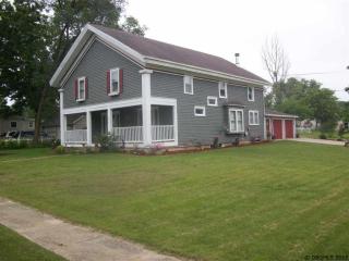 111 Gay St, Hazel Green, IA 52223-9766