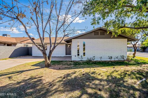 7239 Claremont St, Glendale, AZ 85303-3906
