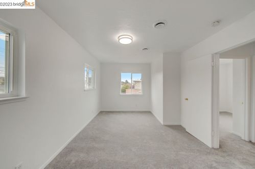 1136 92 Ave, Oakland CA 94603-1358 exterior