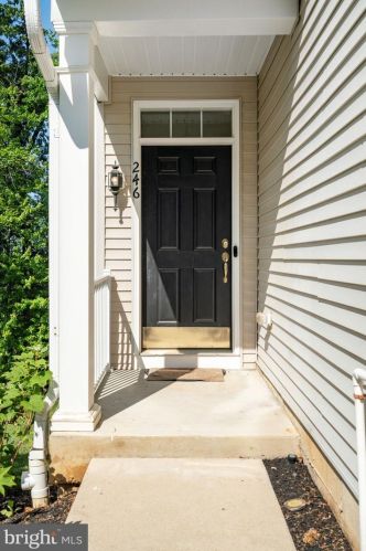 246 Clermont Dr, Newtown Square, PA 19073-4441