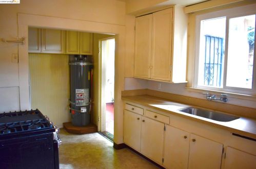 1700 15th Ave, Oakland, CA 94606-3925