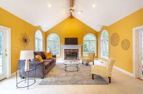 193 Hutchins Rd, Carlisle, MA 01741-1028