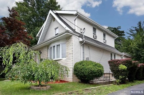 111 Oakwood Ave, Bogota, NJ 07603-1719
