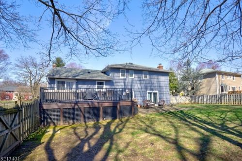 23 Bromleigh Way, Greystone Park NJ  07950-1624 exterior