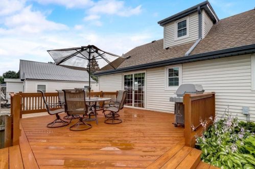 709 Westowne Ave, Waukesha WI  53188-2833 exterior