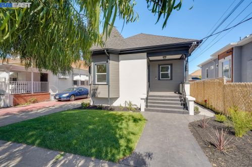 866 56th St, Oakland, CA 94608-3234