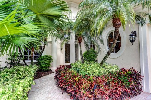 220 Porto Vecchio Way, West Palm Beach, FL 33418-6225