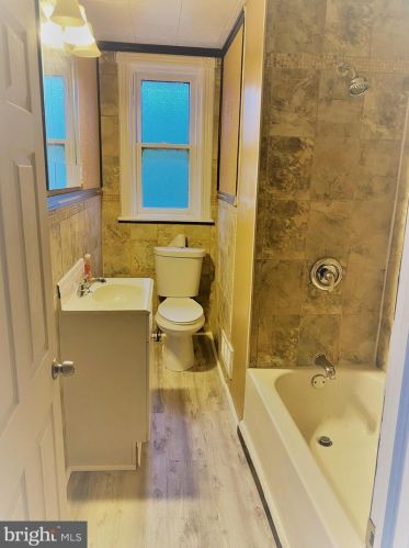 468 Stuyvesant Ave, Trenton NJ  08618-4103 exterior