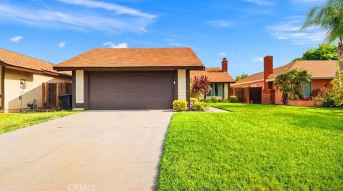 2326 Mtn Wood St, Colton CA  92324-4536 exterior