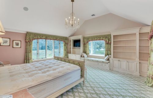 8 Emerson Rd, Muttontown NY  11545-3116 exterior