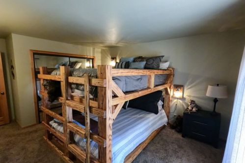 549 Fairway Blvd, Big Bear City CA  92314-8875 exterior