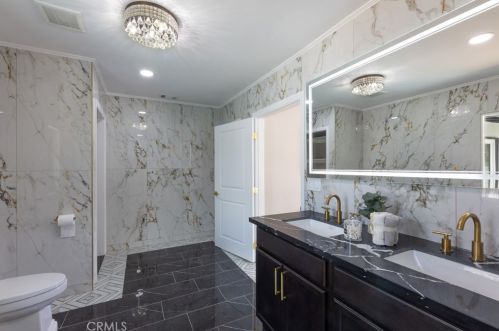 3841 Pacific Ave, Long Beach CA  90807-3227 exterior