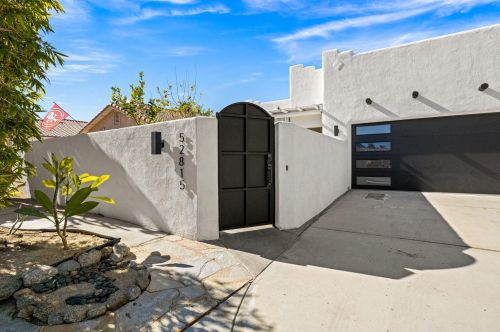 52815 Avenida Alvarado, La Quinta CA  92253-3318 exterior