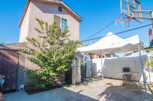 504 Pear St, Compton CA  90222-3549 exterior