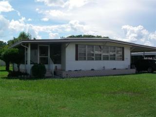 1231 Elkhart Cir, Tavares, FL 32778-2532