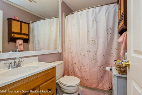 27 Cherrywood Cir, Bricktown NJ  08724-5203 exterior