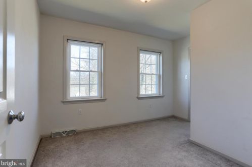 850 Zermatt Dr, Hummelstown PA  17036-9706 exterior