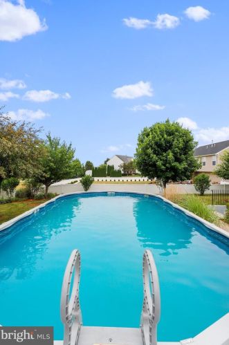 1142 Dallas Dr, Upton PA  17225-8535 exterior