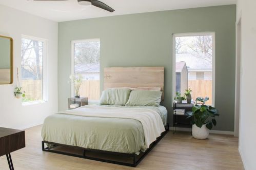 8648 Forest Hills Blvd, Dallas TX  75218-4023 exterior