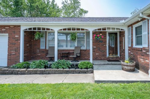 609 Damon Dr, Washington Ch, OH 43160-2420