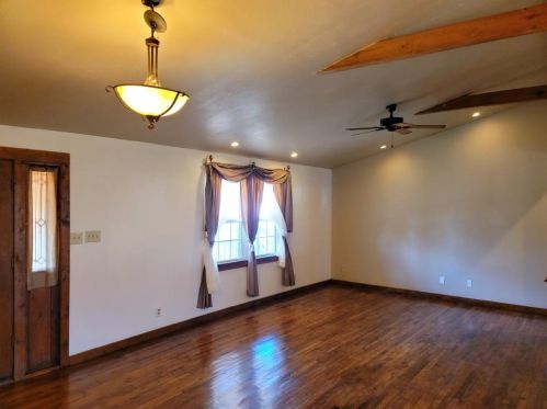 501 West St, Perrin, TX 76486-3231