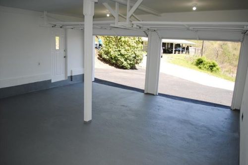 317 Trailer Blvd, New Kensington PA  15068-3946 exterior