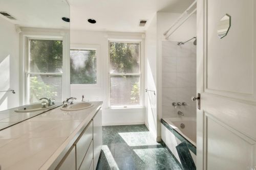 5372 Montecito Ave, Santa Rosa CA 95404-1954 exterior