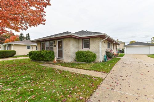 4352 Placid Dr, Milwaukee, WI 53220-3530